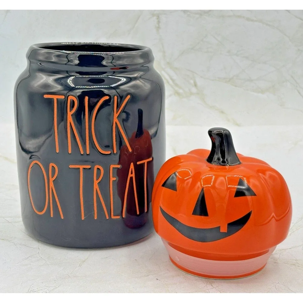 Rae Dunn TRICK OR TREAT Black Ceramic Canister Lid‎ Pumpkin Topper New Halloween